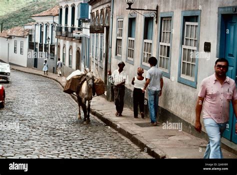 Der Goldrausch von Minas Gerais: Ein Spiegelbild kolonialer Ausbeutung und des wachsenden portugiesischen Reichtums